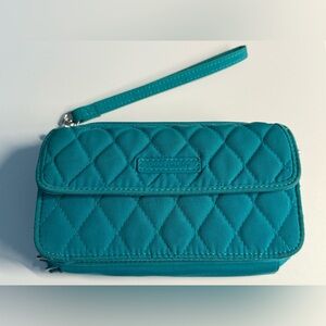 Vera Bradley Quilted Teal Wristlet w/crossbody strap